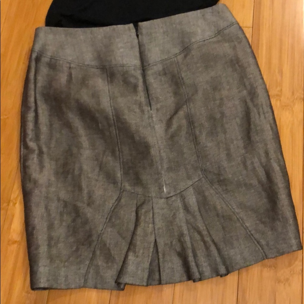 Bebe Gray Suit Skirt w Ruffle Back👩🏻‍💼👩🏼‍💼